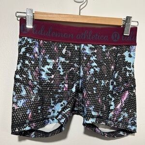 Lululemon What The Sport Short size 4
Floral Sport Tranquil Blue Multi